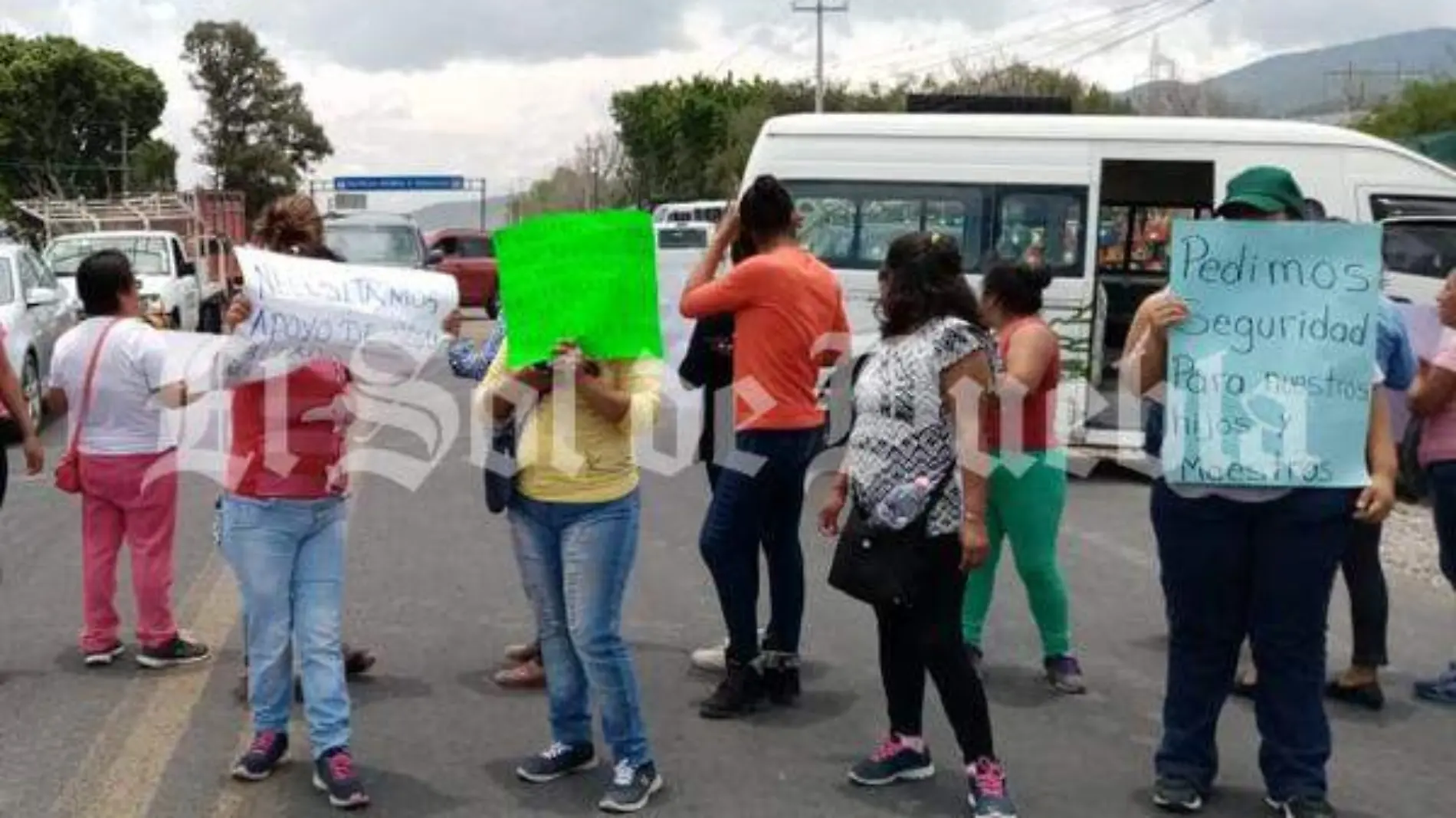 Manifestación Maestros Tehuacán 1